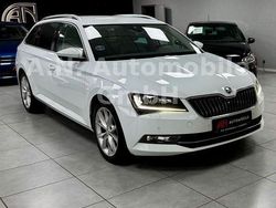 Weiß Gebraucht 2016 Skoda Superb Style Kombi | 14.900 € (Fairer Preis)