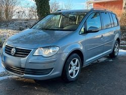 Grau Gebraucht 2009 VW Touran Van / Kleinbus | 5.600 € (Etwas zu teuer)