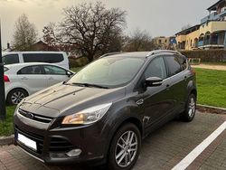 Grau Gebraucht 2016 Ford Kuga Titanium SUV | 13.500 € (Guter Preis)