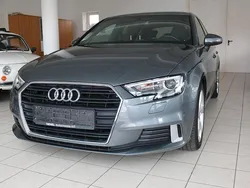 Grau Gebraucht 2019 Audi A3 Sportback Sport Limousine | 18.500 € (Superpreis)