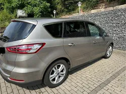 Silber Gebraucht 2016 Ford S-MAX Titanium Van / Kleinbus | 11.800 € (Guter Preis)