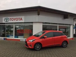 Rot Gebraucht 2020 Toyota Yaris Hybrid Team Kleinwagen | 15.600 € (Guter Preis)