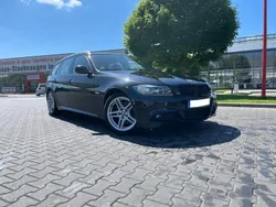 Schwarz Gebraucht 2012 BMW 330 M Sport Kombi | 14.000 €