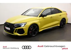 Pythongelb metallic (metallic) Gebraucht 2024 Audi RS3 Sport Kleinwagen | 60.690 € (Guter Preis)