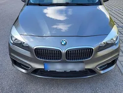 Silber Gebraucht 2015 BMW 218 Active Tourer Luxury Line Van / Kleinbus | 12.490 € (Fairer Preis)