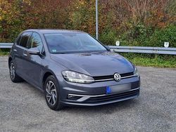 Grau Gebraucht 2017 VW Golf VII Sound Limousine | 10.500 € (Guter Preis)