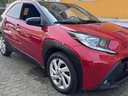 Rot Gebraucht 2022 Toyota Aygo Pulse Kleinwagen | 11.000 €