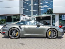 Grün Gebraucht 2024 Porsche 992 Coupé | 233.500 € (Etwas zu teuer)
