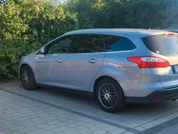 Silber Gebraucht 2011 Ford Focus Titanium Kombi | 5.555 € (Fairer Preis)