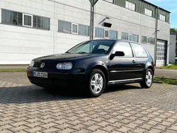 Schwarz Gebraucht 2001 VW Golf IV Highline Limousine | 2.000 € (Guter Preis)