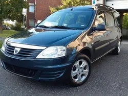 Grau Gebraucht 2012 Dacia Logan MCV Celebration Kombi | 4.000 €