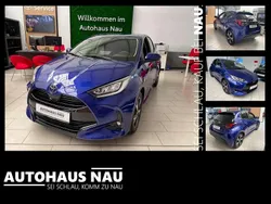 Juniper blue Neu 2025 Toyota Yaris Hybrid Limousine | 23.990 € (Guter Preis)