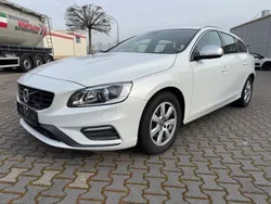 Weiß Gebraucht 2015 Volvo V60 R-Design Kombi | 18.980 € (Etwas zu teuer)