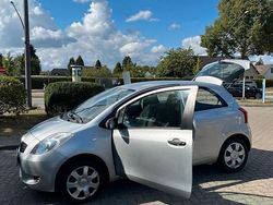 Silber Gebraucht 2007 Toyota Yaris Kleinwagen | 2.800 € (Fairer Preis)