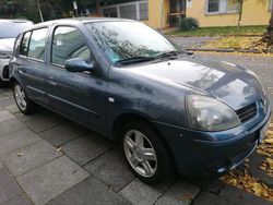 Silber Gebraucht 2005 Renault Clio II Kleinwagen | 1.750 €
