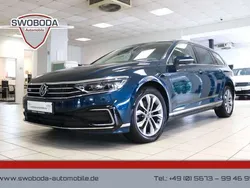 Aquamarinblau metallic Gebraucht 2021 VW Passat GTE Kombi | 28.490 € (Teuer)