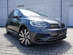 Indiumgrau metallic Gebraucht 2019 VW Touran R-line Van / Kleinbus | 22.895 € (Guter Preis)