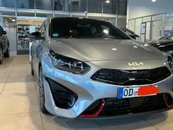 Grau Gebraucht 2024 Kia Ceed GT Kleinwagen | 29.799 € (Fairer Preis)
