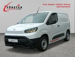 Weiß Gebraucht 2024 Toyota Proace City Van | 25.490 € (Teuer)