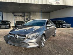 Grau Gebraucht 2017 Mercedes CLA180 Limousine | 15.280 €