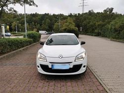 Weiß Gebraucht 2012 Renault Mégane III Kleinwagen | 3.300 € (Fairer Preis)