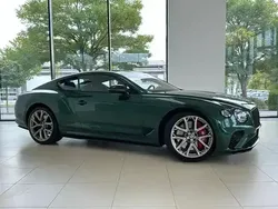 Verdant green Gebraucht 2023 Bentley Continental Limousine | 239.500 €