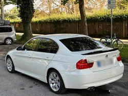 Weiß Gebraucht 2006 BMW 323 Limousine | 8.399 €