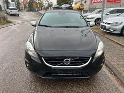 Schwarz Gebraucht 2016 Volvo V40 Kinetic Kombi | 9.950 € (Guter Preis)