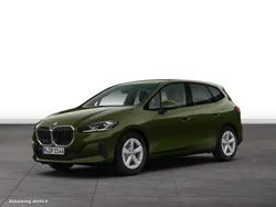 Sanremo green metallic Gebraucht 2024 BMW 216 Active Tourer Luxury Line Van / Kleinbus | 30.624 € (Etwas zu teuer)