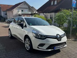 Weiß Gebraucht 2018 Renault Clio IV LIMITED Limousine | 5.999 € (Guter Preis)