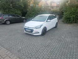 Weiß Gebraucht 2017 Hyundai i20 Active Kleinwagen | 9.500 € (Fairer Preis)