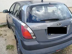 Grau Gebraucht 2009 Kia Rio Basis Limousine | 777 € (Superpreis)
