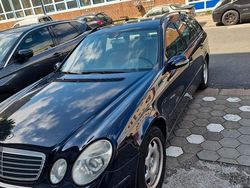 Blau Gebraucht 2005 Mercedes E280 Classic Kombi | 2.700 € (Guter Preis)