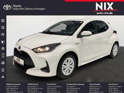 Schneeweiß Gebraucht 2020 Toyota Yaris Hybrid Basis Limousine | 17.890 € (Fairer Preis)