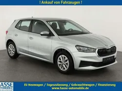 Silber Gebraucht 2023 Skoda Fabia Ambition Limousine | 20.216 € (Fairer Preis)