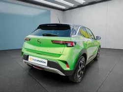 Grün Gebraucht 2021 Opel Mokka-e SUV | 19.949 € (Etwas zu teuer)