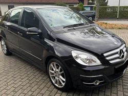 Schwarz Gebraucht 2010 Mercedes B200 Van / Kleinbus | 7.899 € (Fairer Preis)