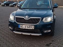 Blau Gebraucht 2015 Skoda Yeti Cool Edition SUV | 9.900 € (Guter Preis)