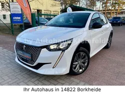 Weiß Gebraucht 2023 Peugeot e-208 Allure Kleinwagen | 19.990 € (Superpreis)