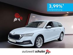 Moonweiss metallic Gebraucht 2023 Skoda Octavia Style Kombi | 25.949 € (Etwas zu teuer)