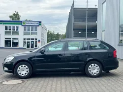 Schwarz Gebraucht 2011 Skoda Octavia Ambiente Kombi | 3.590 € (Superpreis)