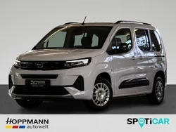 Lackierung weiss icy/typ ausse Gebraucht 2024 Opel Combo Life Van / Kleinbus | 29.980 € (Fairer Preis)