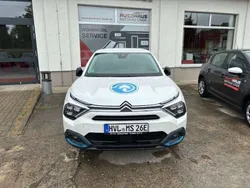 Perlmuttweiß Gebraucht 2023 Citroën e-C4 Shine Limousine | 24.990 € (Fairer Preis)