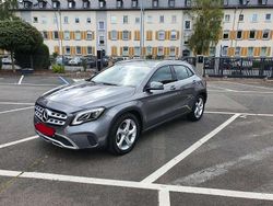 Grau Gebraucht 2019 Mercedes GLA180 Urban SUV | 20.000 € (Guter Preis)