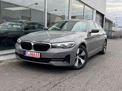 Grau Gebraucht 2021 BMW 520 Limousine | 28.999 € (Teuer)