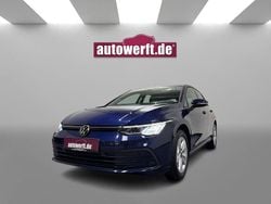 Atlantic blue metallic Gebraucht 2023 VW Golf VIII Life Limousine | 21.690 € (Guter Preis)