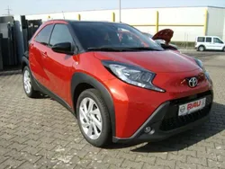 Chilired/nightskyblack Gebraucht 2022 Toyota Aygo Pulse Kleinwagen | 15.990 € (Fairer Preis)