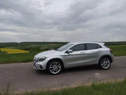 Silber Gebraucht 2018 Mercedes GLA250 SUV | 21.899 € (Guter Preis)