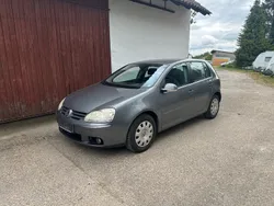Grau Gebraucht 2005 VW Golf V Comfortline Limousine | 2.899 € (Fairer Preis)