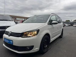 Weiß Gebraucht 2013 VW Touran Comfortline Van / Kleinbus | 7.990 € (Guter Preis)